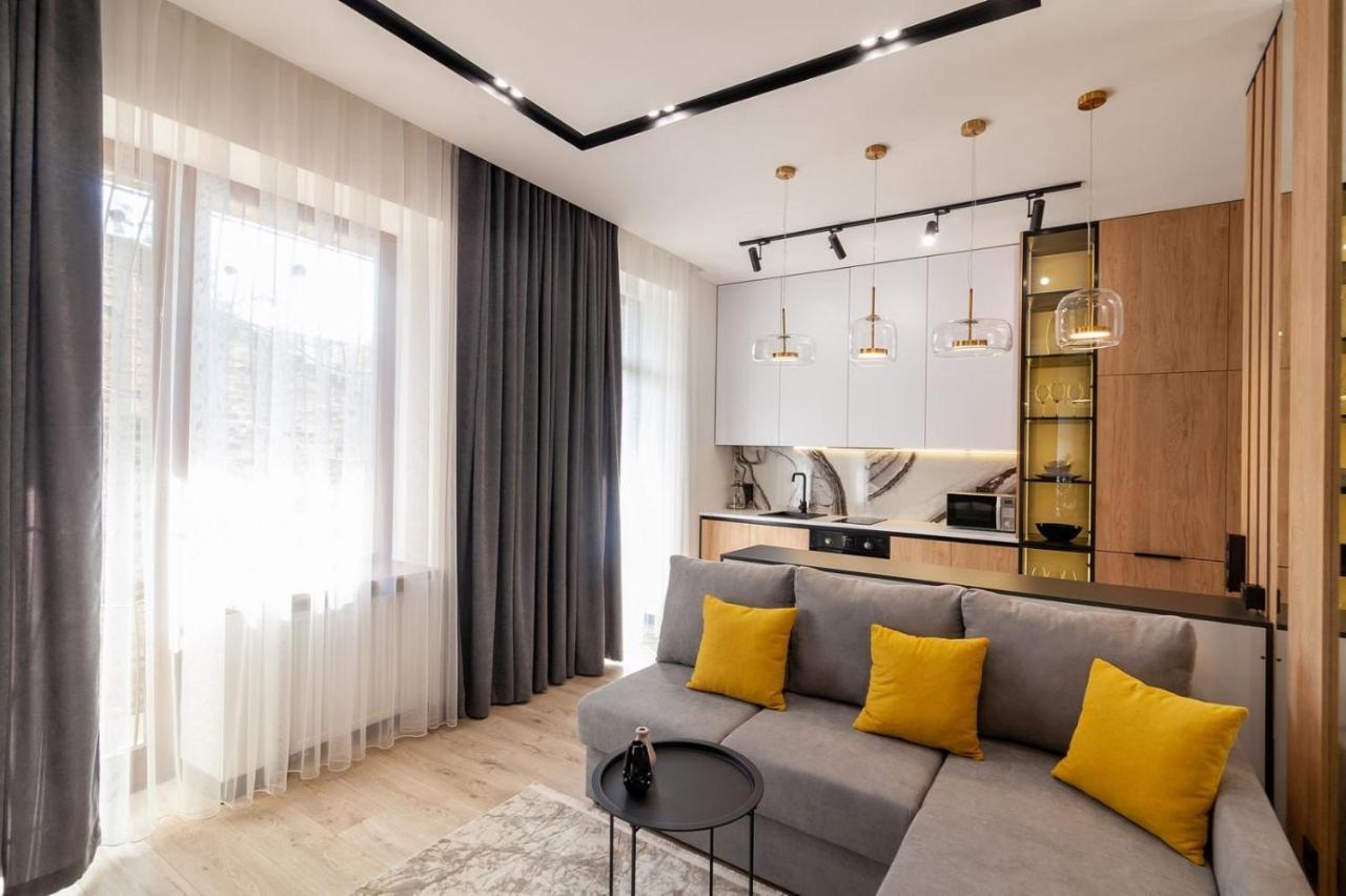 לבוב Royal Romantic Apartment With Bathtub מראה חיצוני תמונה