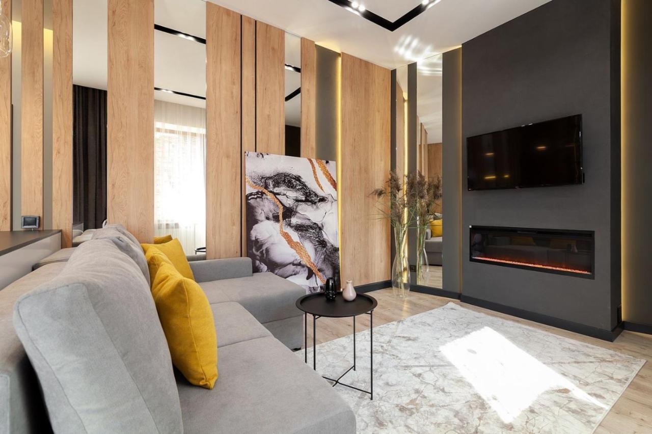 לבוב Royal Romantic Apartment With Bathtub מראה חיצוני תמונה