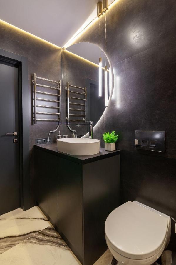 לבוב Royal Romantic Apartment With Bathtub מראה חיצוני תמונה