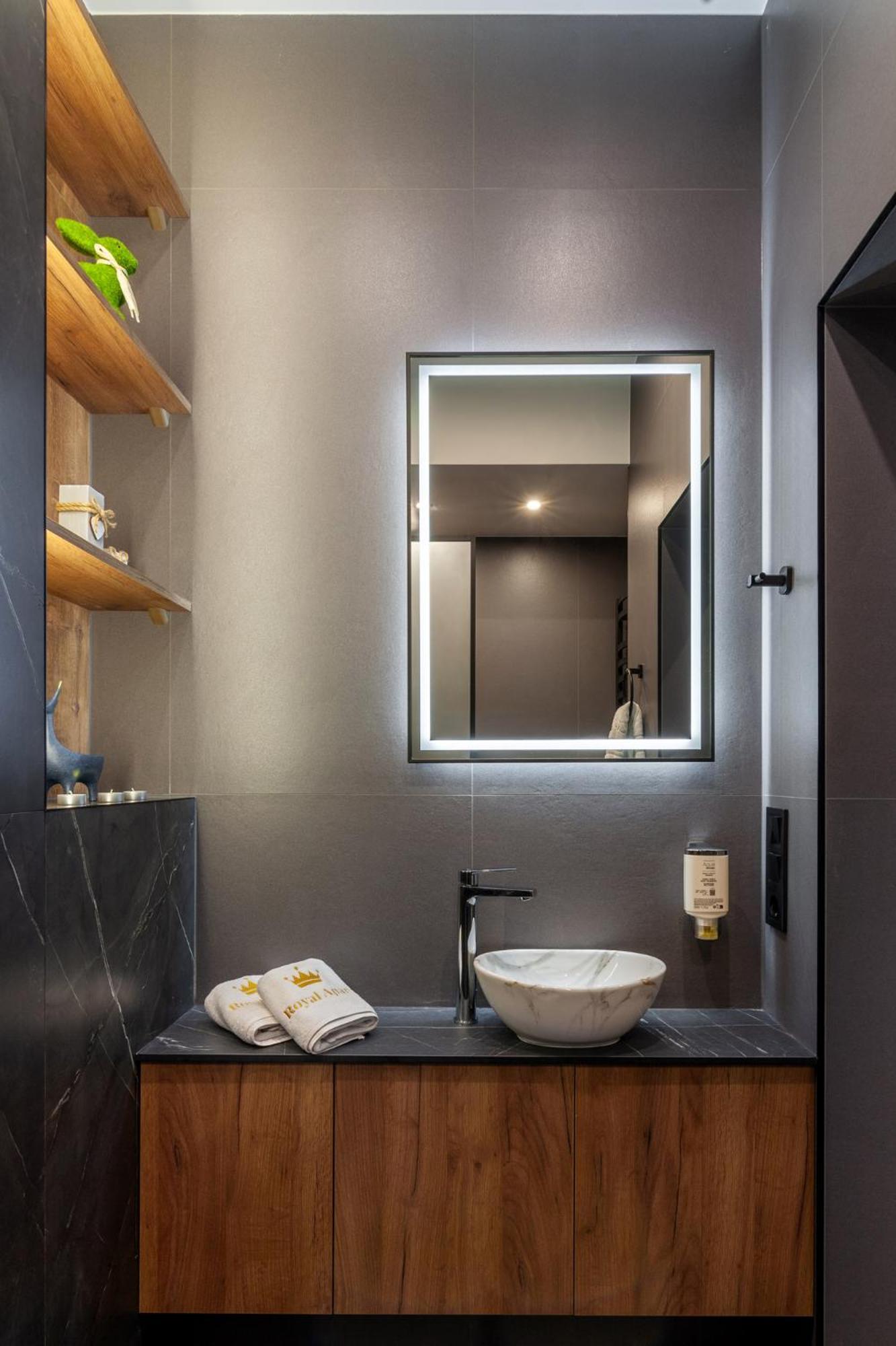לבוב Royal Romantic Apartment With Bathtub מראה חיצוני תמונה